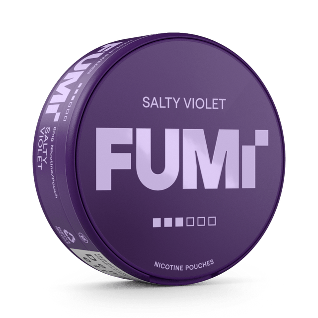 FUMi Salty Violet Strong är tobaksfri nikotinpåse med smak av viol och saltlakrits i slim-format