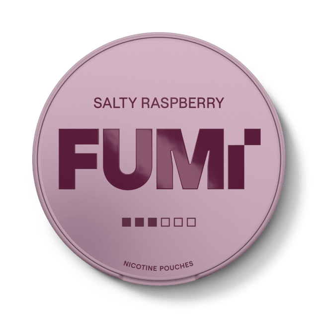 FUMi Salty Raspberry Strong är tobaksfri nikotinpåse med hallon och lakritssmak samt stark nikotinhalt